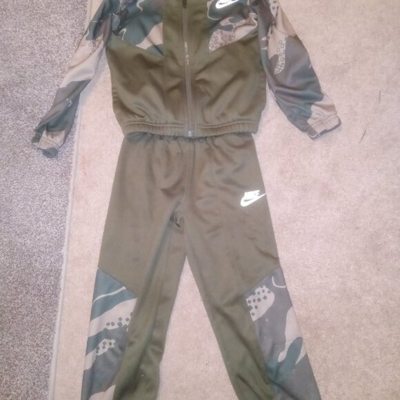 Nike forest green and camo track suit - Picture 1 of 9
